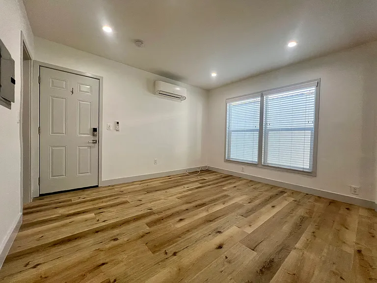 1827 E Ocean Blvd #16 — Photo 3