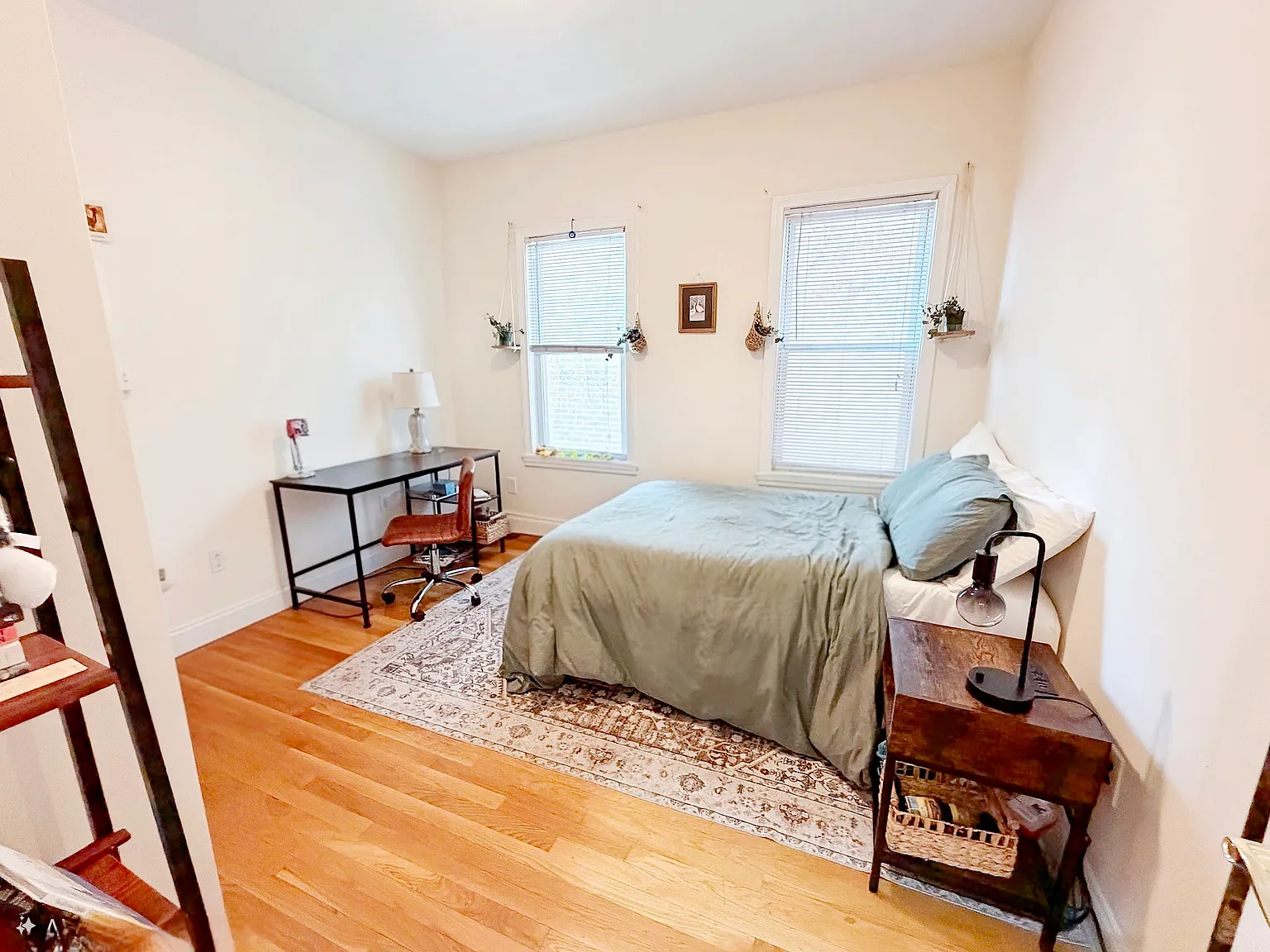 3 bed, 1400 sqft, $4,500 — Photo 4