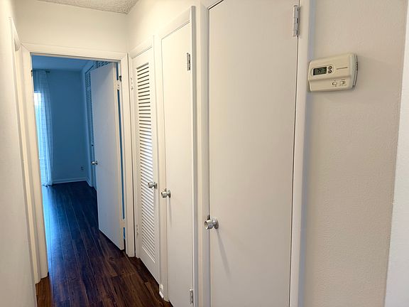 4th image of 3915 S Flagler Dr APT 119