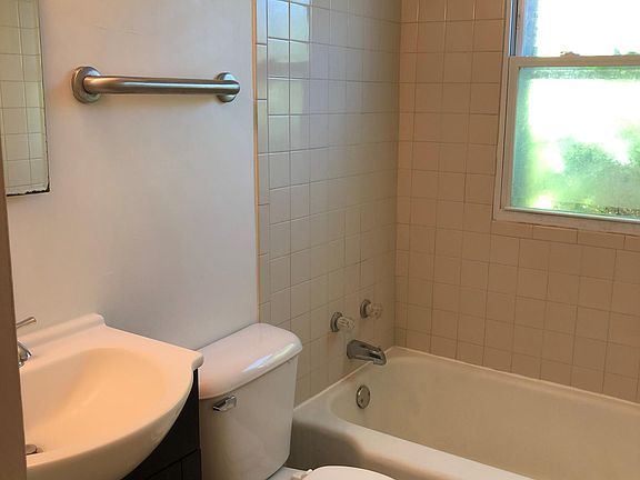 4th image of 1117 S Westnedge Ave APT 4