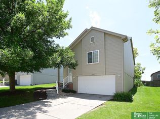 18215 Edna St, Omaha, NE 68136