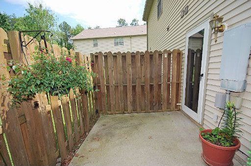 5th image of 3527 Crossroads Way