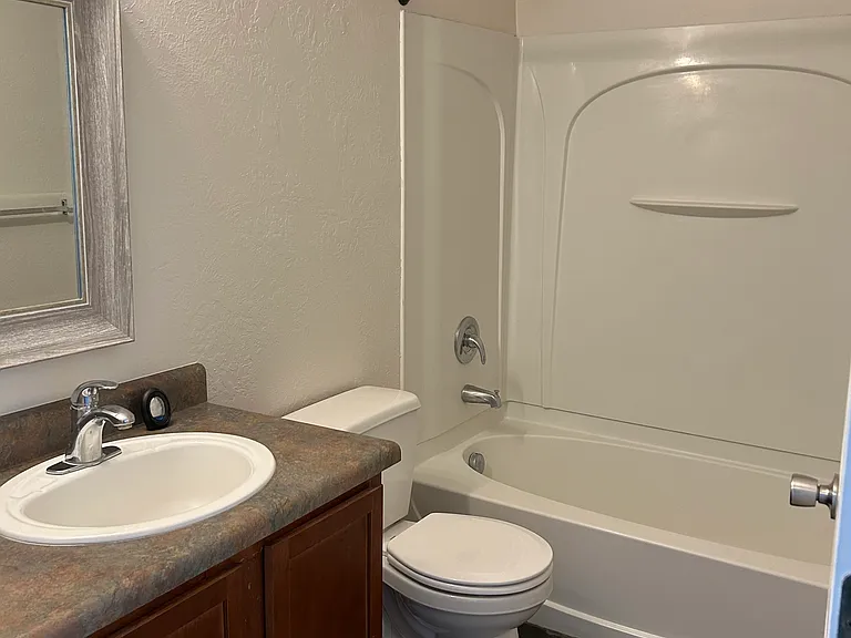 211 E Greenfield Cir #105 — Photo 6