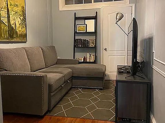 5th image of 242 Kingsland Ave #6S