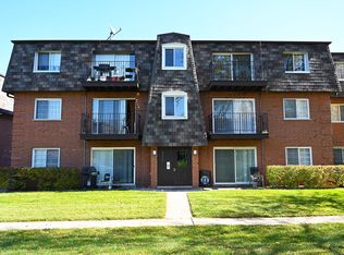 9360 Bay Colony Dr APT 3S, Des Plaines, IL 60016