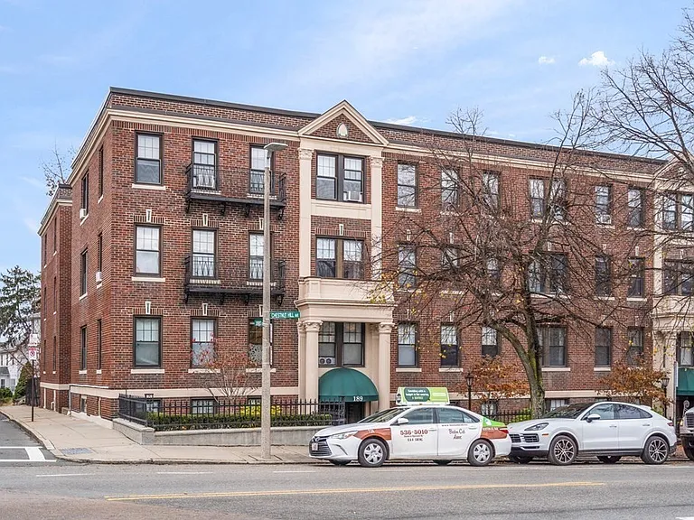 189 Chestnut Hill Ave #8 — Photo 1