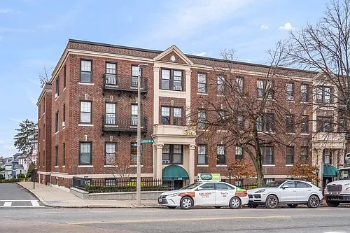 189 Chestnut Hill Ave #8 Photo 1