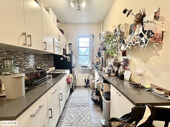2nd image of 782 Manhattan Ave APT 2R