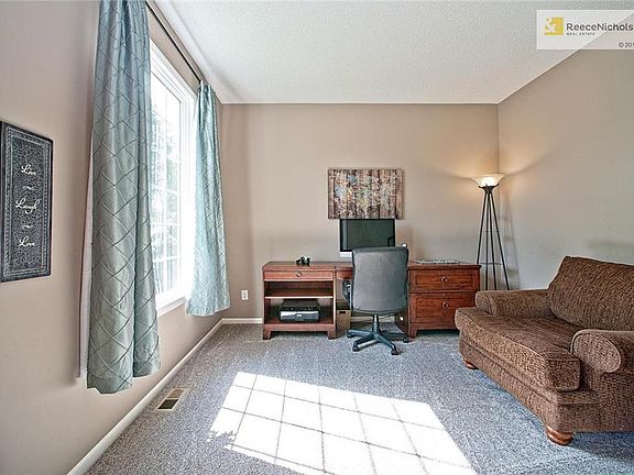Formal Living Room Office w/New Carpet!