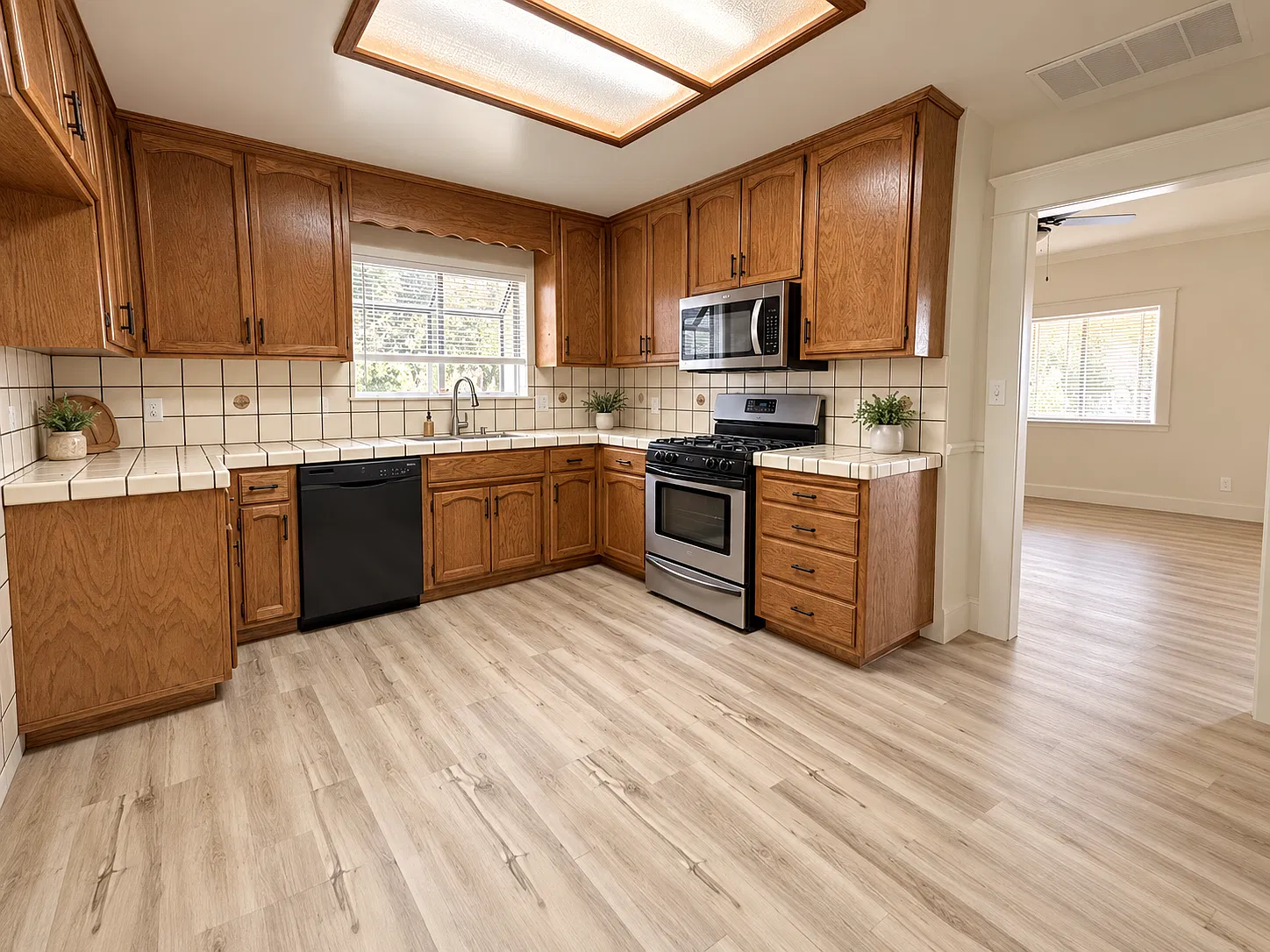 2 bed, 1469 sqft, $2,295 — Photo 4
