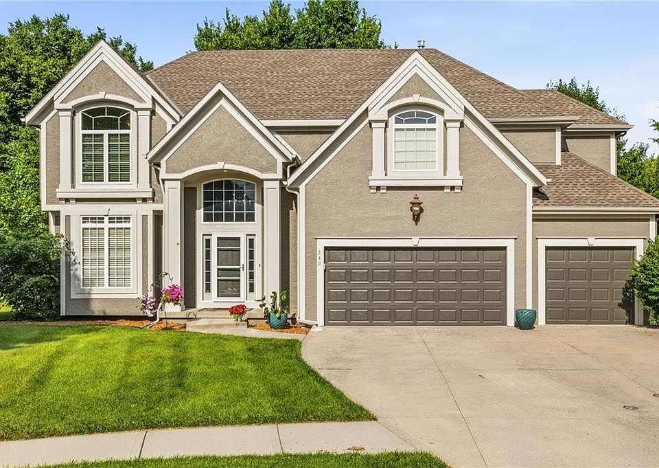 1st image of 249 NE Misty Meadow Dr