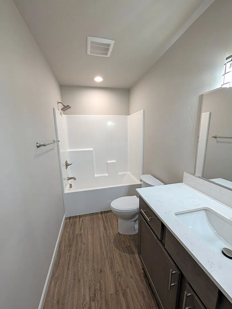2 Bedroom 2 Bath — Photo 3