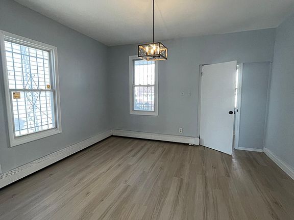 3rd image of 86 Wilson Pl #2