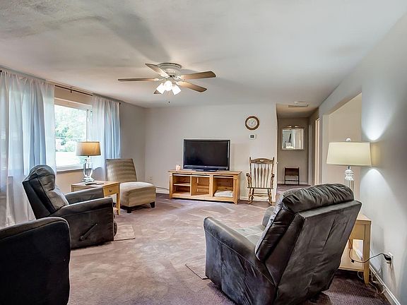 3rd image of 3574 Townsley Dr