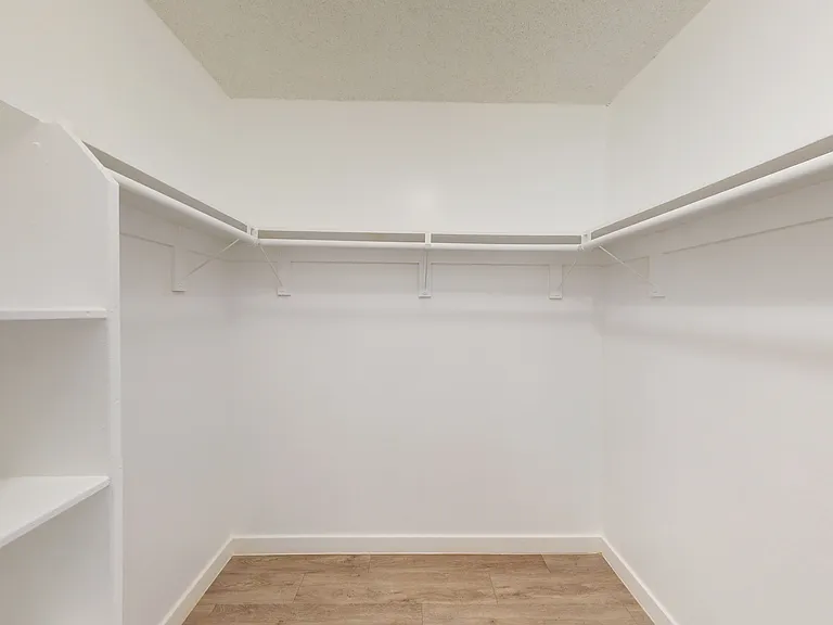 Pine Lake Apartments — Photo 29