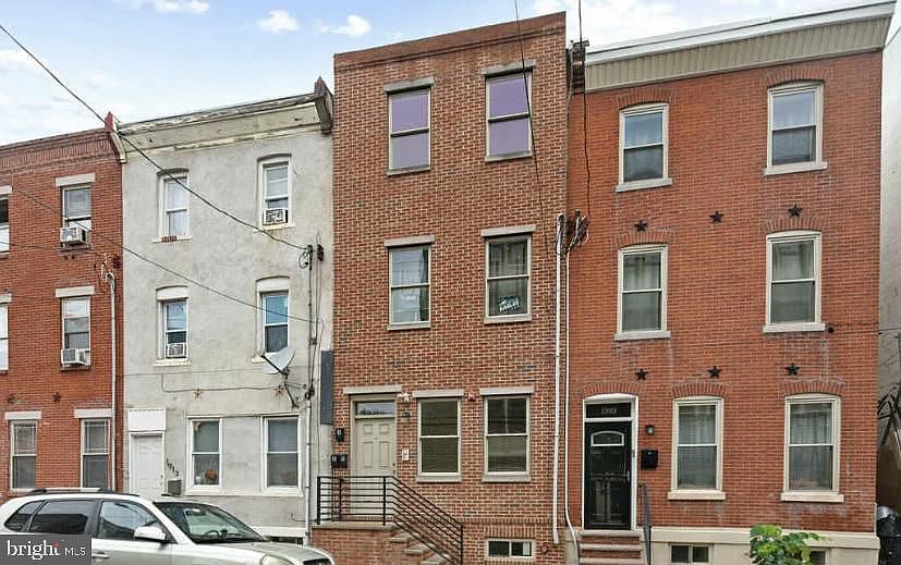 1st image of 1911 Wharton St #3