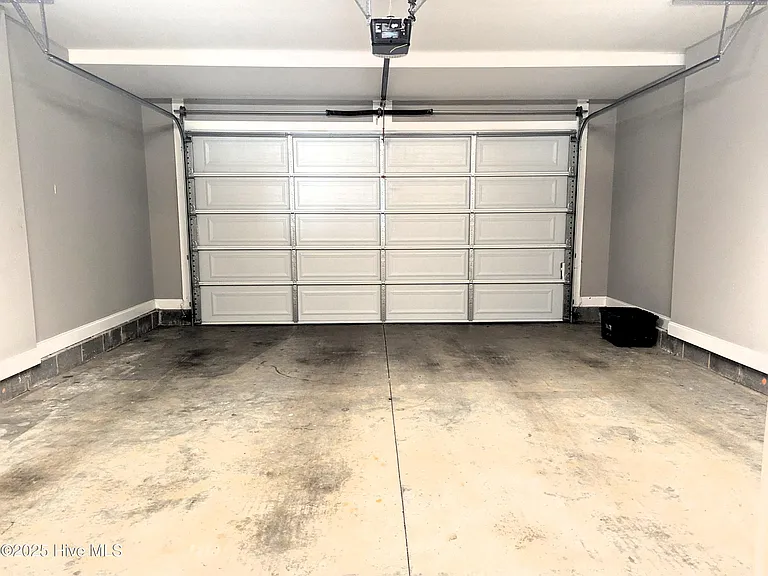 673 S Ashe St — Photo 12