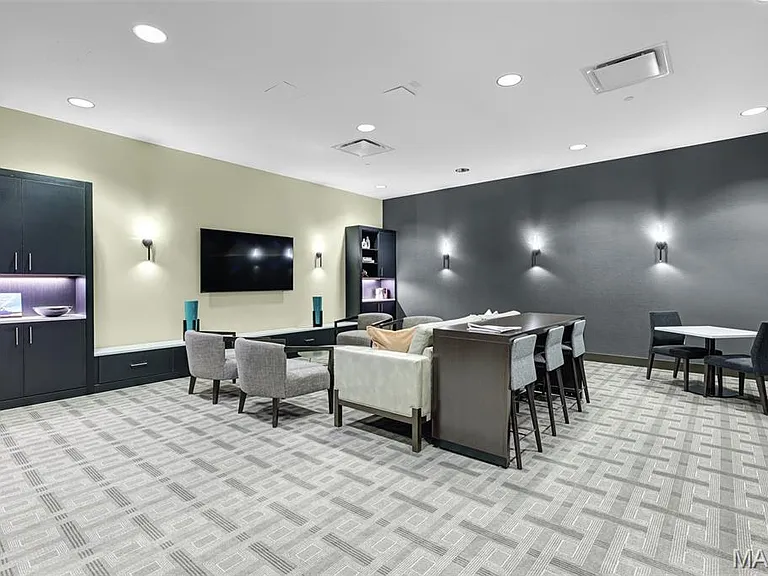 8025 Maryland Ave #2H — Photo 16