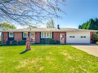 5208 Oakridge Dr, Louisville, OH 44641