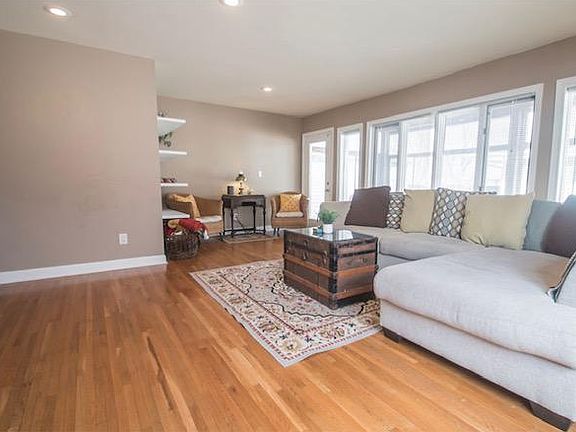 4th image of 2544 S Shore Dr #1