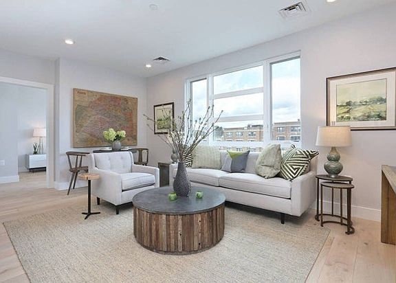 5th image of 1650 Commonwealth Ave Unit 309