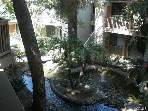4th image of 10550 Lakeside Dr N Unit D