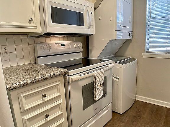 4th image of 8601 Memphis Dr H 55