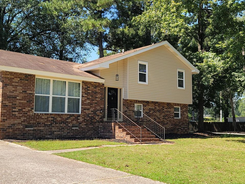 1st image of 2516 Castlewood Dr