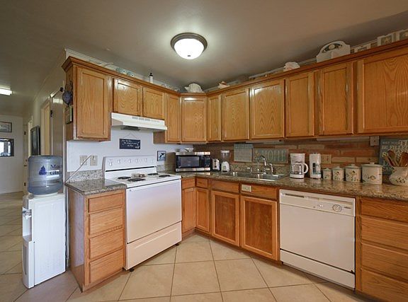 3rd image of 1700 Gulf Blvd APT 211