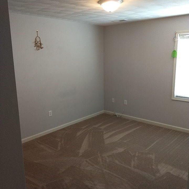 1st image of 909 E Washington Ave