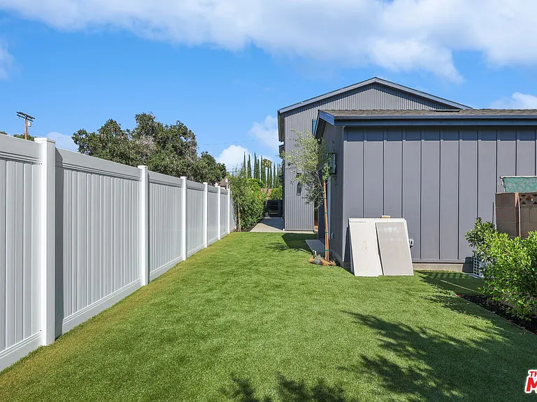 5917 Rhodes Ave — Photo 52