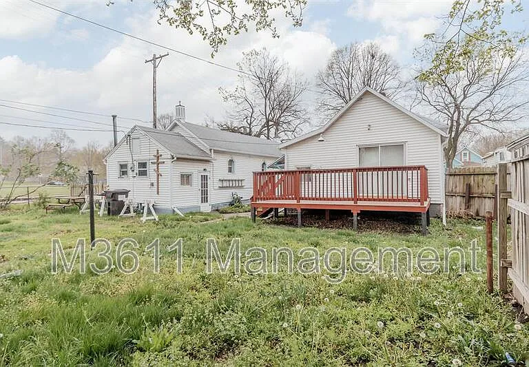 446 E St — Photo 6