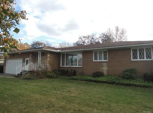 11 Felber Ln, Depew, NY 14043