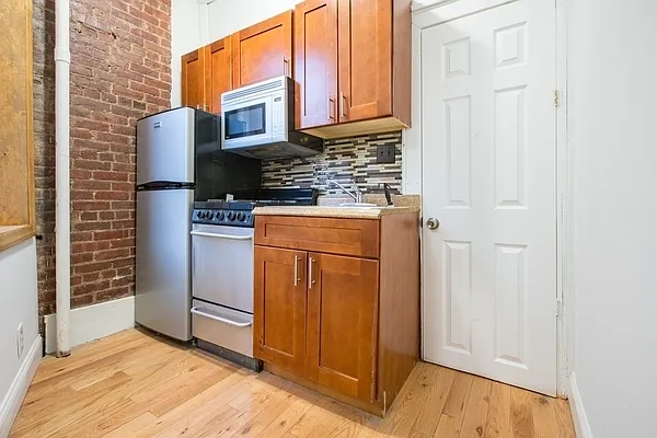 Rented by Metropolitan Property Group | media 9