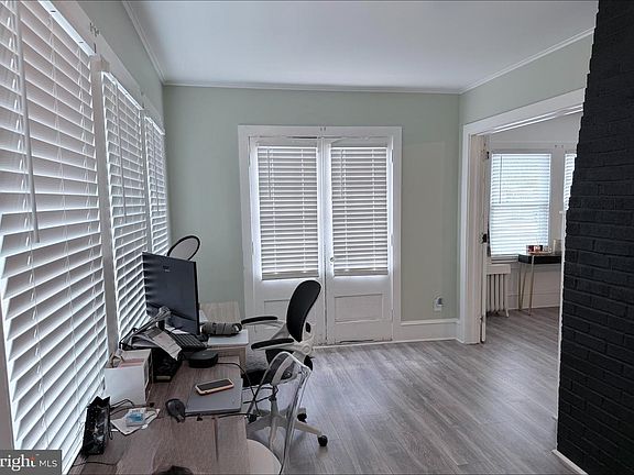 3rd image of 283 W Commerce Ext