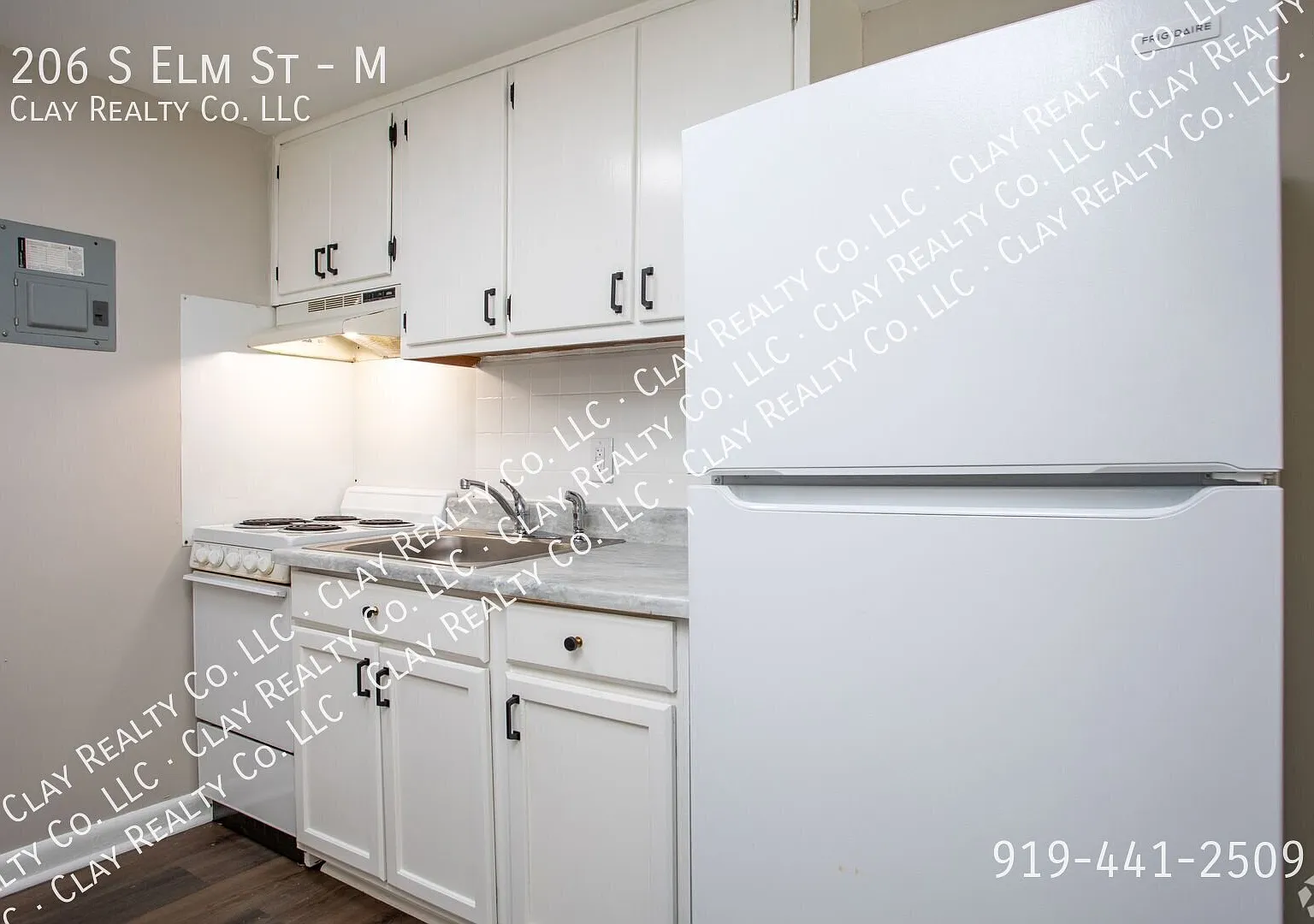 Discover Modern Living at Elm Villa Apartments in Greenville! — Photo 2