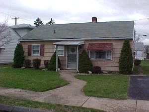 1st image of 419 3rd St