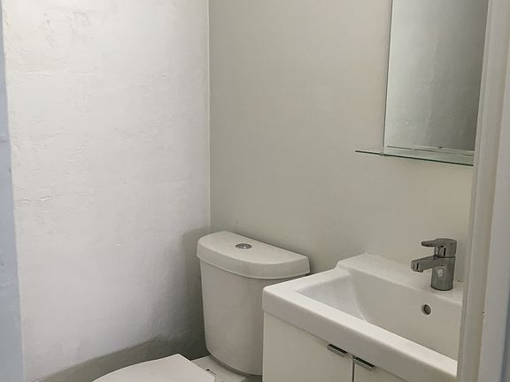 5th image of 420 Carter St APT C