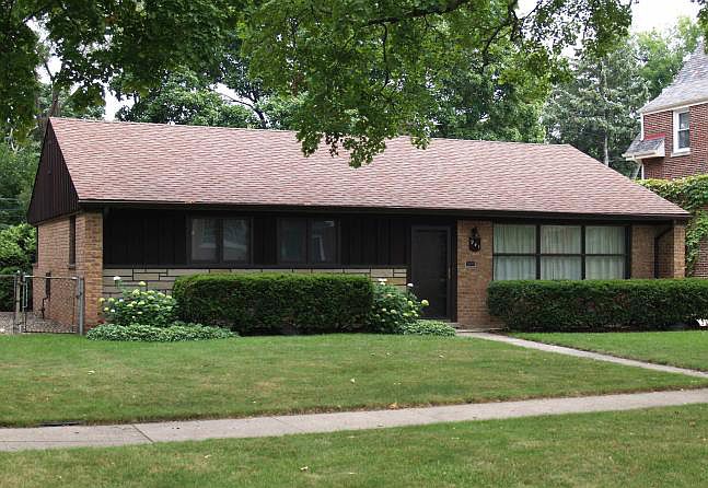 1st image of 941 W Grant Dr
