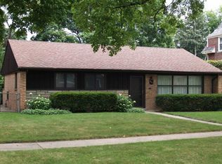 941 W Grant Dr, Des Plaines, IL