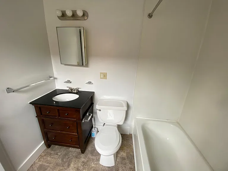 21 S Pitt St #5 — Photo 9