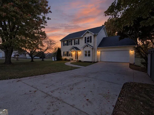 245 Foothills Dr, Murrayville, GA 30564