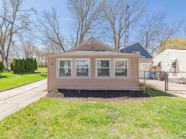 3145 Round Lake Hwy, Manitou Beach, MI 49253