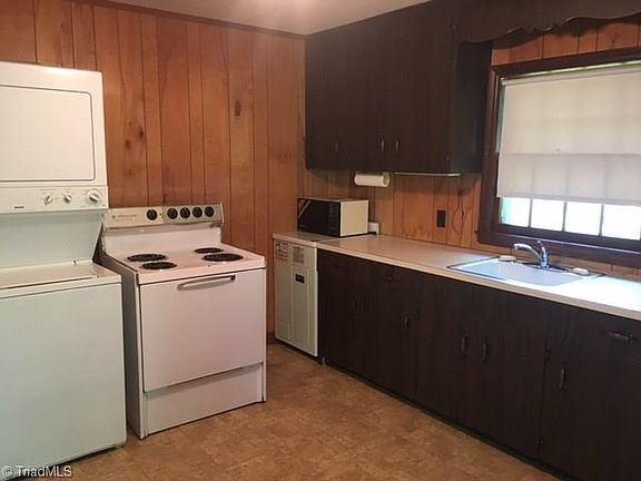 3rd image of 1525 N Ohenry Blvd