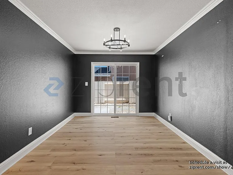 4574 Ellen Way — Photo 10