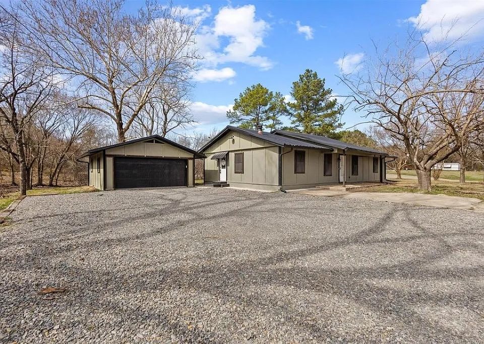 1st image of 169 Cardinal Ln