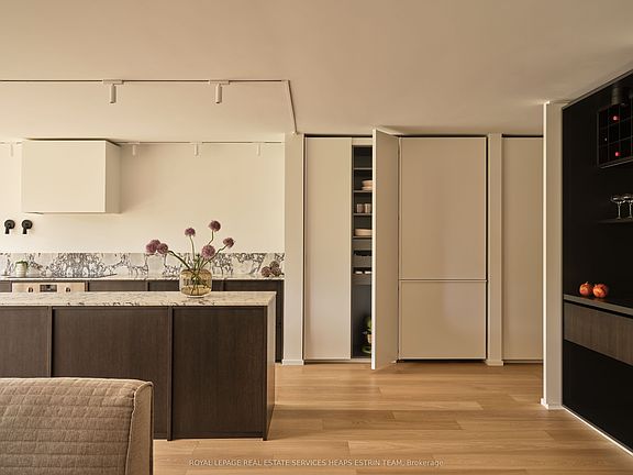 5th image of 225 Davenport Rd #514