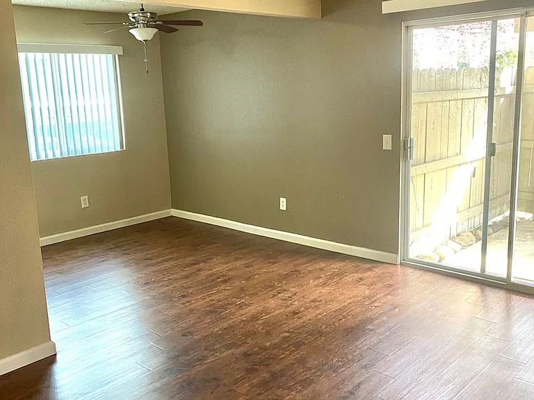 5727 Sutter Ave — Photo 12