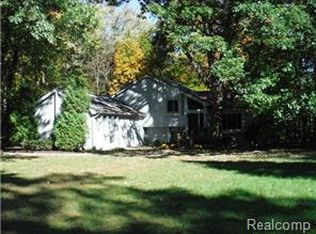 9042 Thendara Blvd, Clarkston, MI 48348