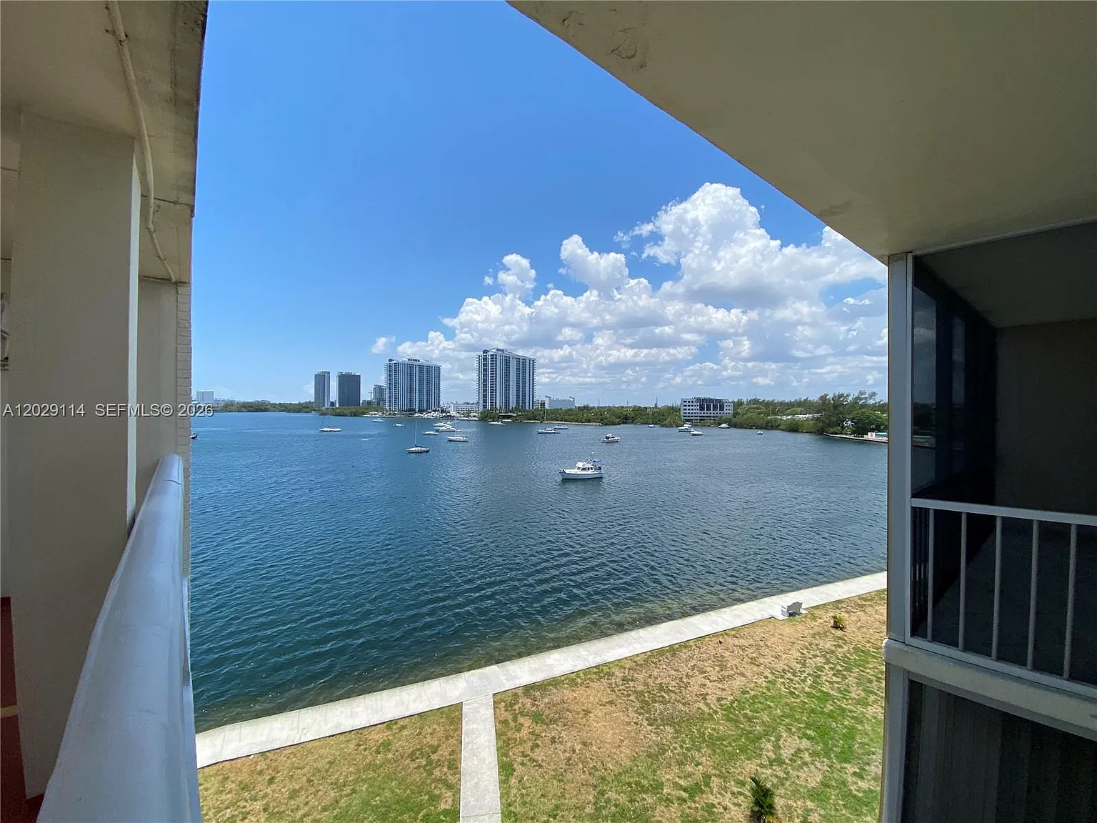 Point East Sec Iii Condo — Photo 4